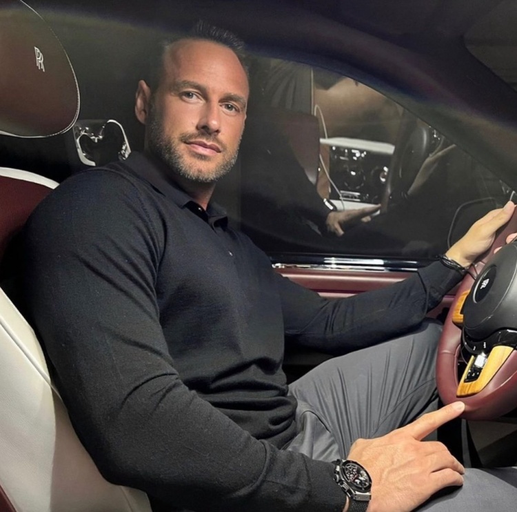 v体育-太阳报：自称亿万富翁，一名商人声称正竞购切尔西多数股权