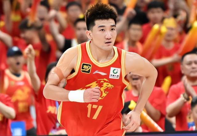 v站体育-时隔93天复出，孙铭徽差点意思，12分钟3投0中0分，广厦完胜进4强